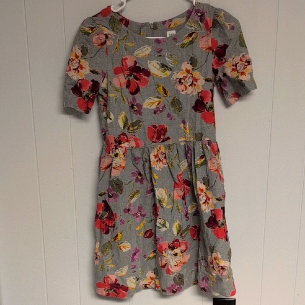 GAP Kids Floral Dress in Gray and Red